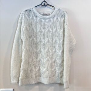 🌸3/$20 Sofi surrounding sweater 🌸